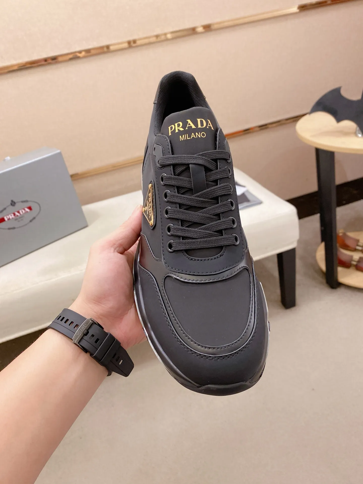 Factory price 640💰 ✔️✔️✔️Higher version High-quality new PRADA (Prada) counters are on the market at the same time. New men's shoes, 😘fabrics imported first-layer cowhide with waterproof materials, purely handmade. Lining: Full cowhide lining. 👍🏿 High-end ☄️ air-cushion molded anti-slip rubber outsole, exquisite lines, simple and elegant, comfortable and high-end for leisure travel. Code number: 38 to 45
